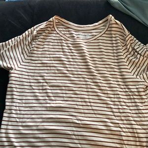 Photos are of blouses, crop tops, and sweaters. Sizes range between L-1XL.